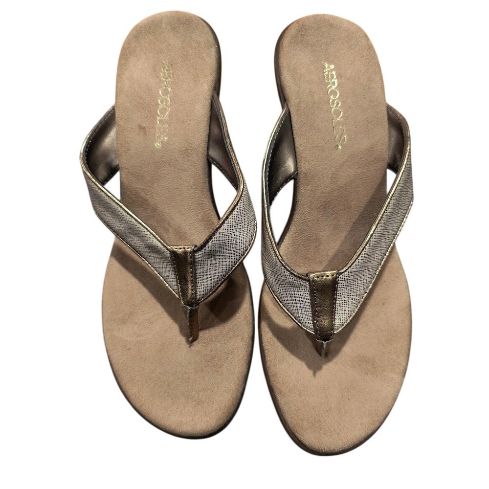 Aerosoles Wide Eyes Womens 8M Bronze Metallic Wedge Thong Sandal Gold Brown